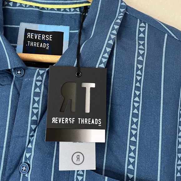 NWT Reverse Threads Mens Small Button Down Short Sleeve Shirt Aztec Viscose Blue - Picture 2 of 13